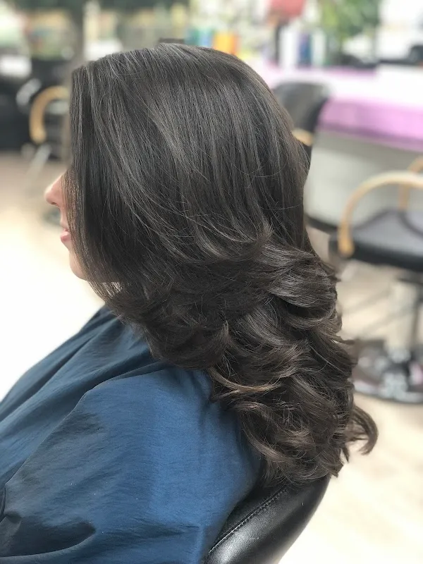 Clara's Unisex Hair Salon