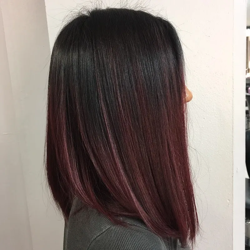 Clara's Unisex Hair Salon