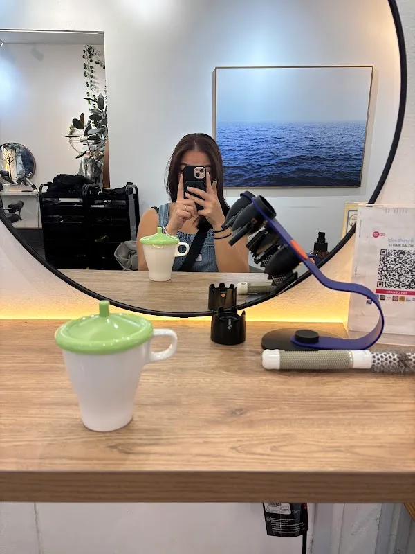 12 Hair Salon