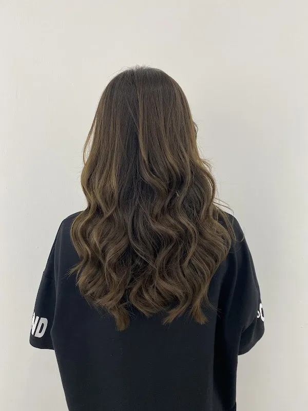 12 Hair Salon