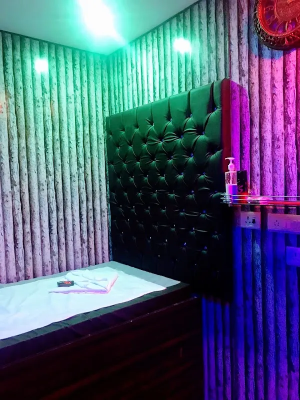 Swan Spa - Best Spa in Lucknow / Massage / Spa / Best Spa in Gomti Nagar / Thai Spa in Lucknow / Deep tissue therapy