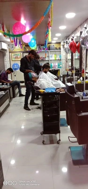 City Looks Skin & Hair Care Unisex Salon