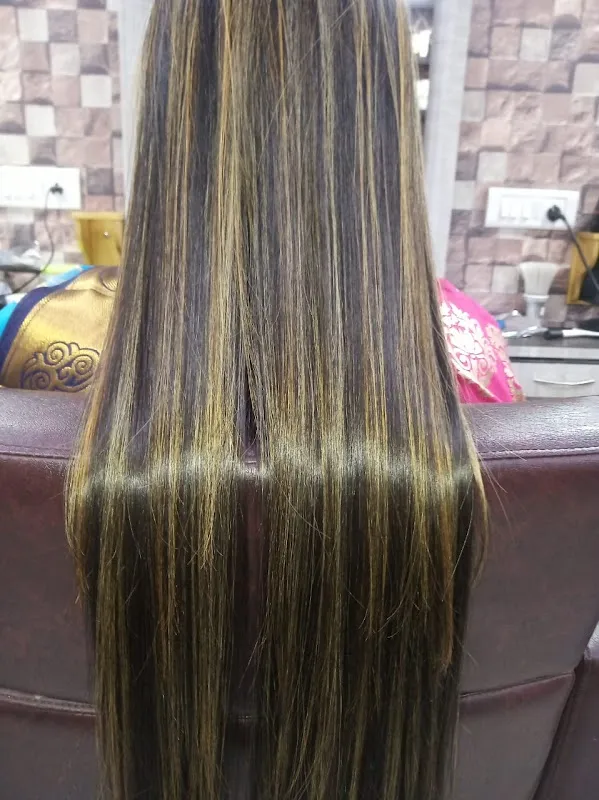 City Looks Skin & Hair Care Unisex Salon