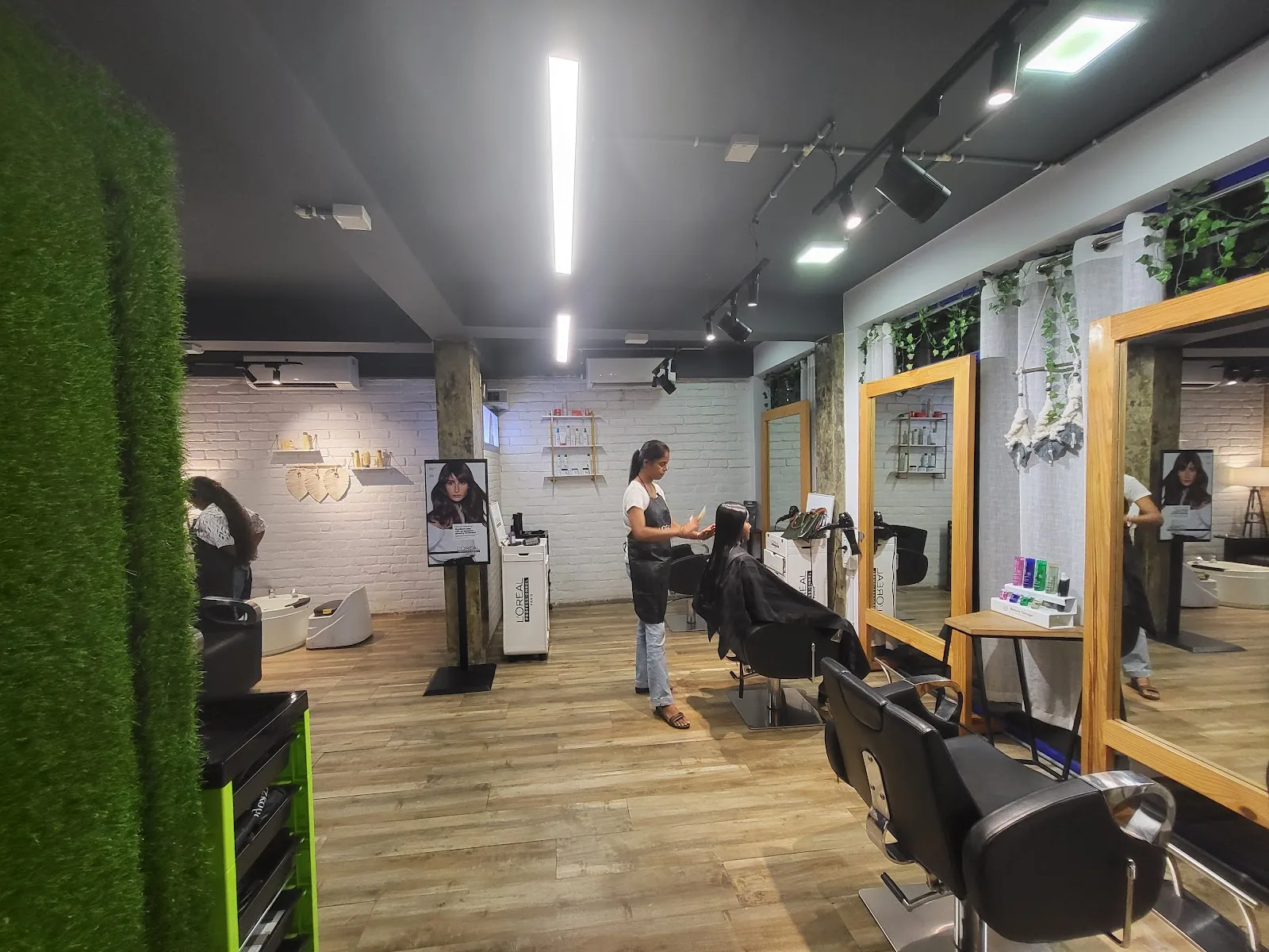 Elixxiir Salon