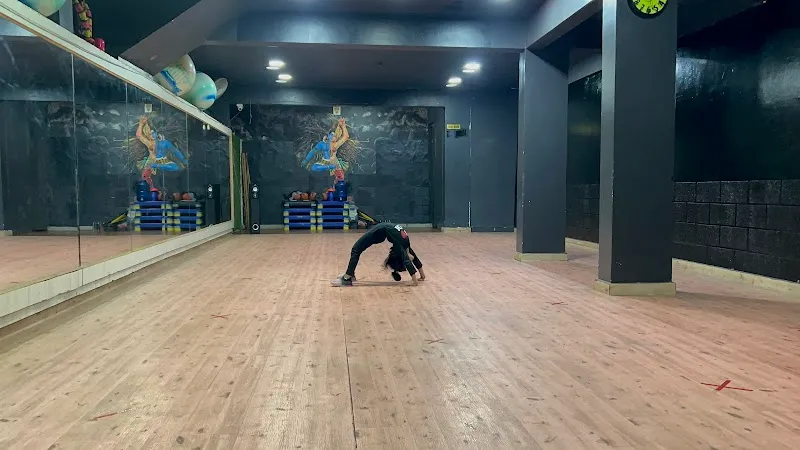 SARA DANCE STUDIO