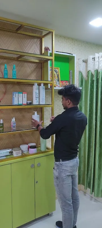 R1 UNISEX SALON