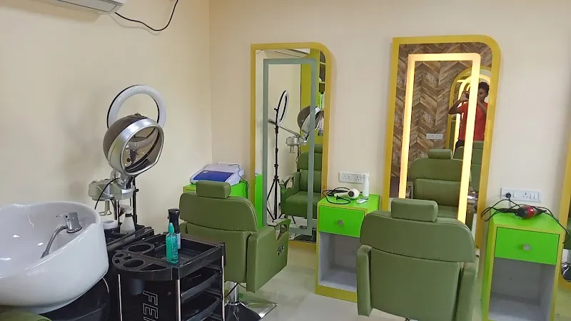R1 UNISEX SALON