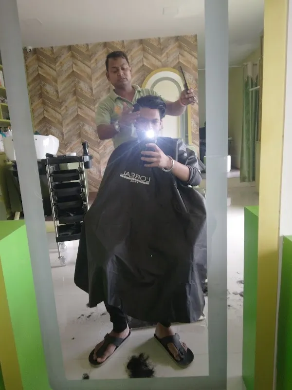 R1 UNISEX SALON