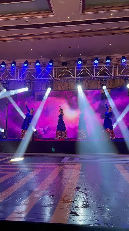 RR Dance Studio