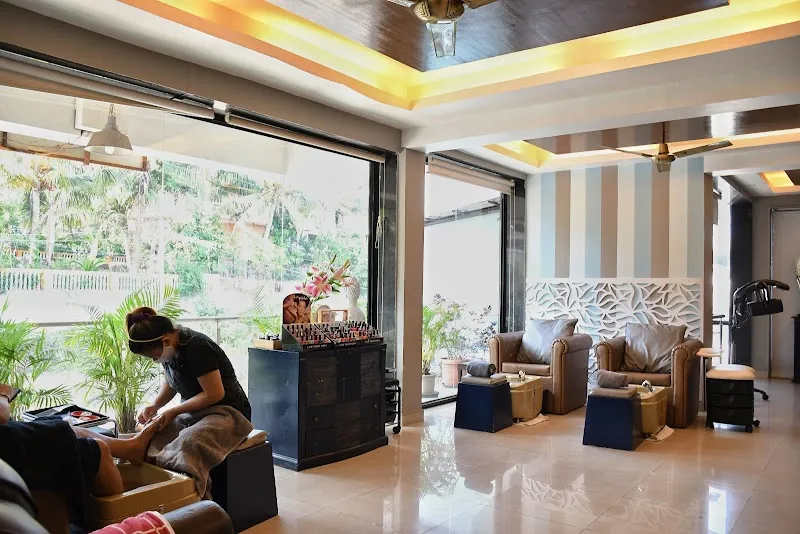 Amanya - Salon & Spa