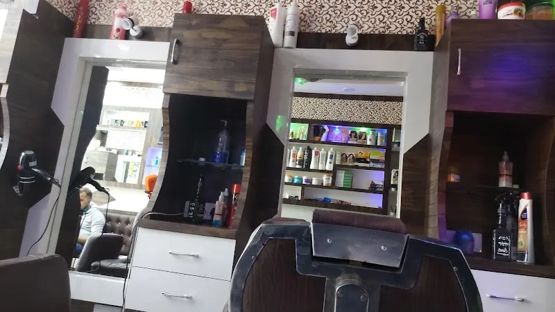 Mukunt Unisex salon Kardhani Kalwar Road