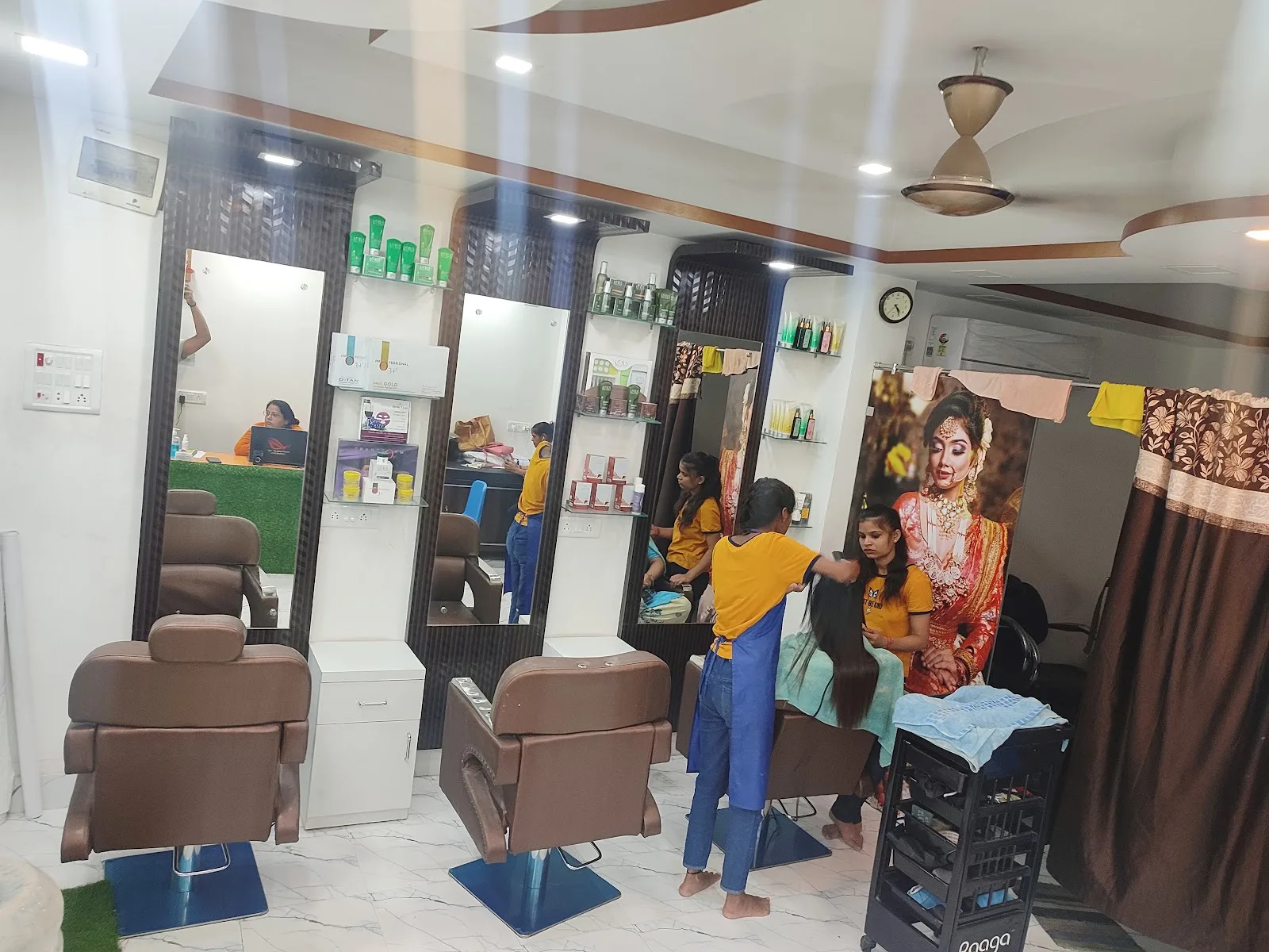 BLUE BIRD SALON