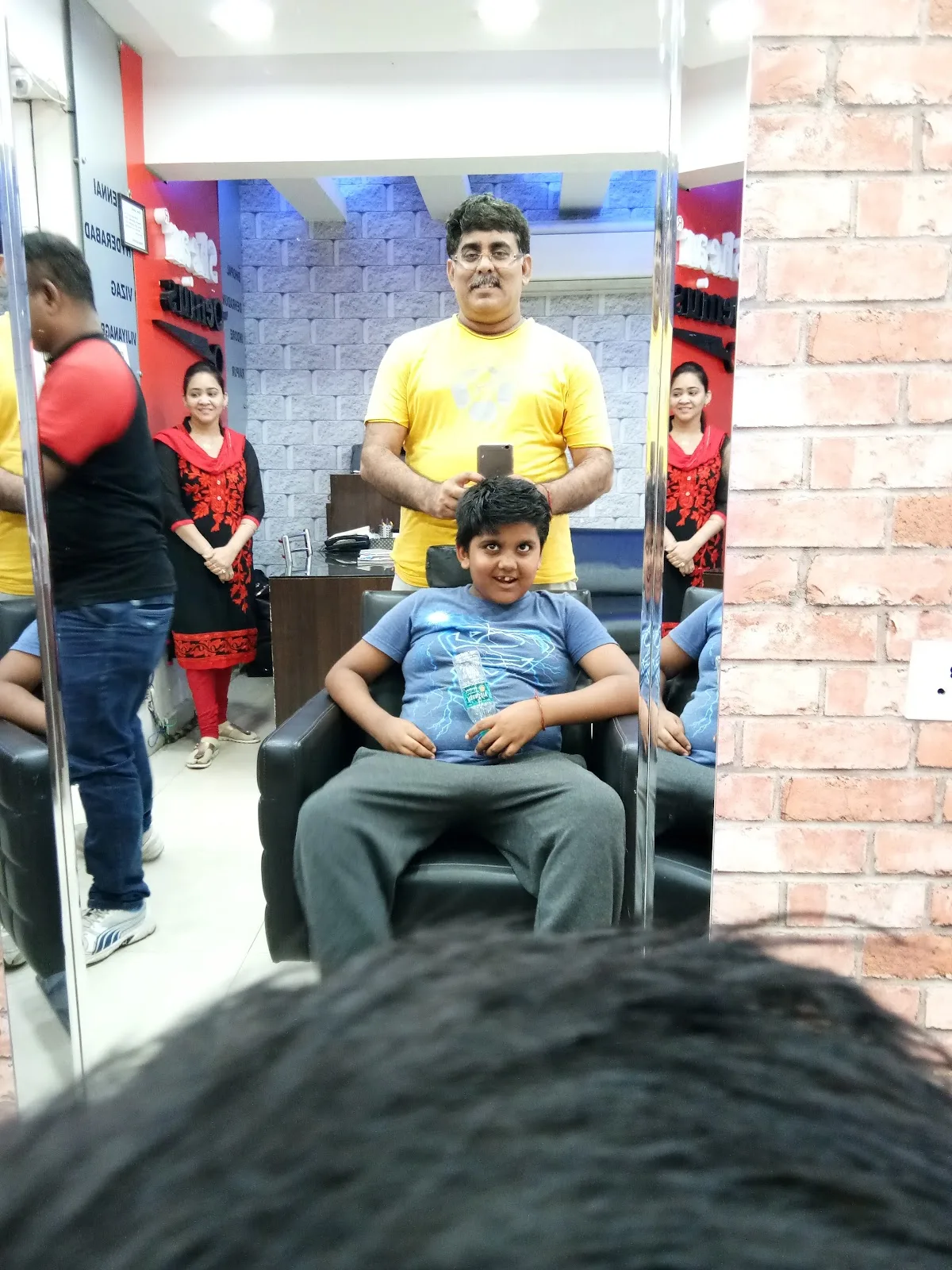 Shear Genius ( Arera colony) Matrix Unisex salon bhopal