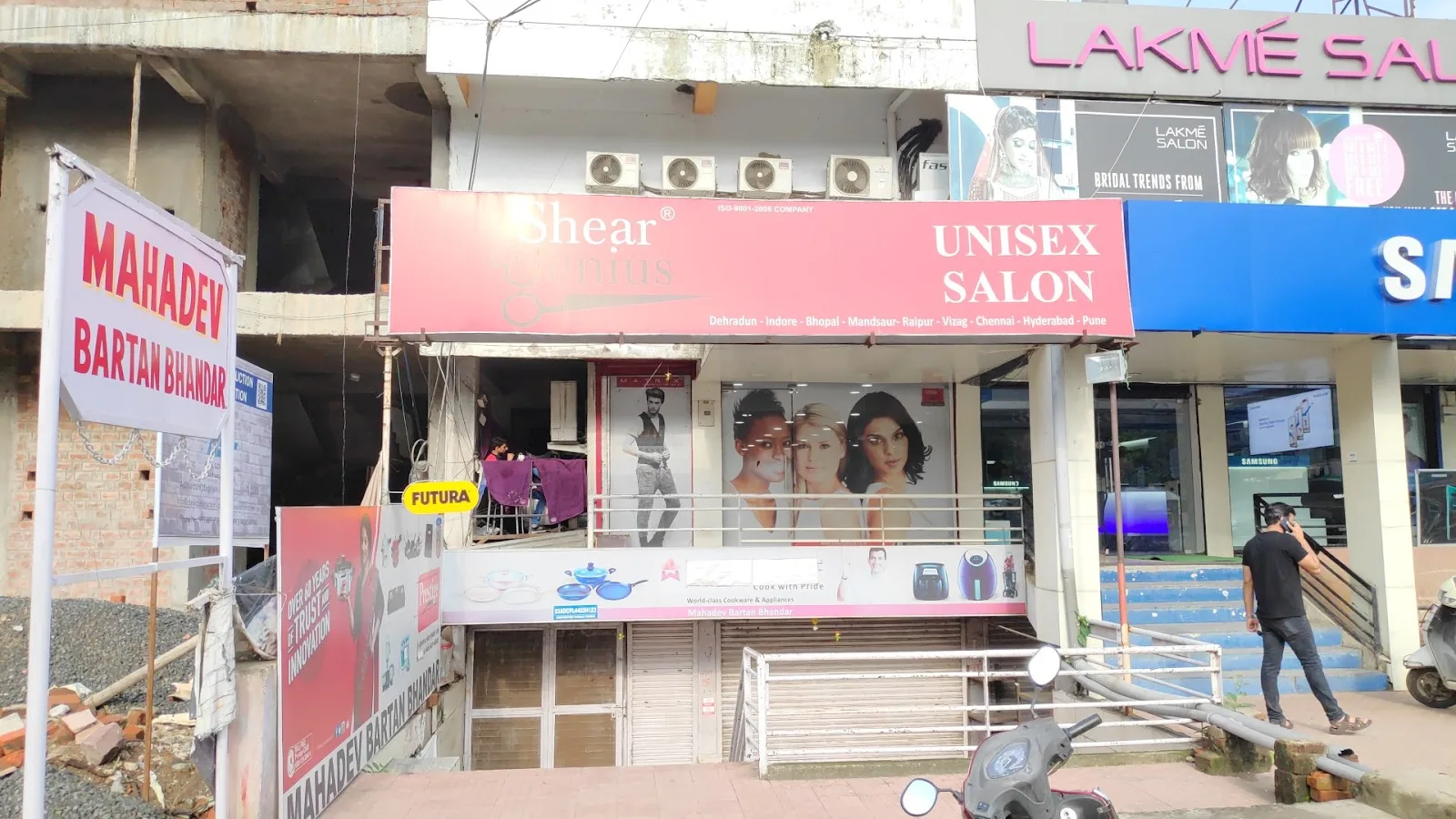 Shear Genius ( Arera colony) Matrix Unisex salon bhopal