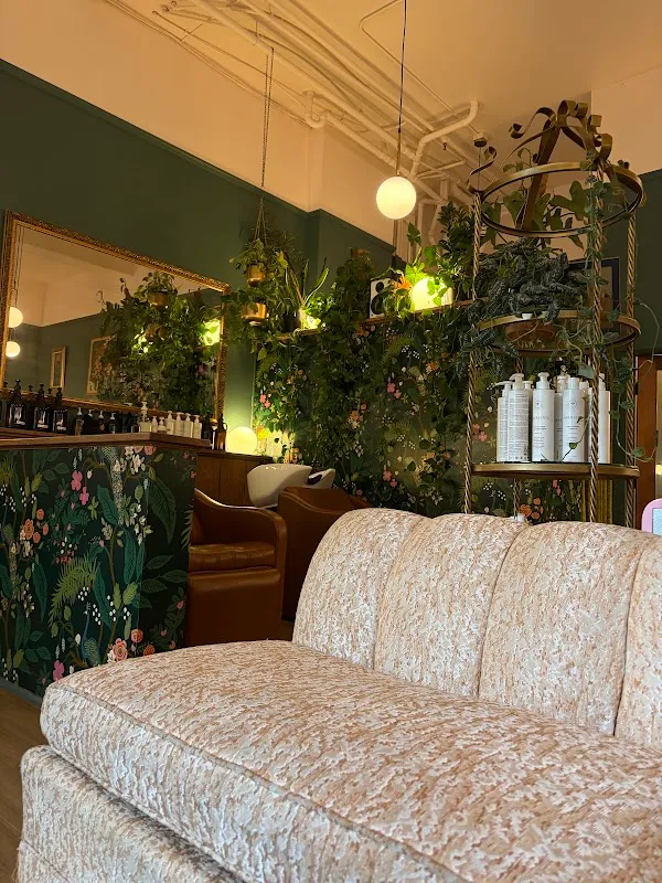 Dreamboat Salon