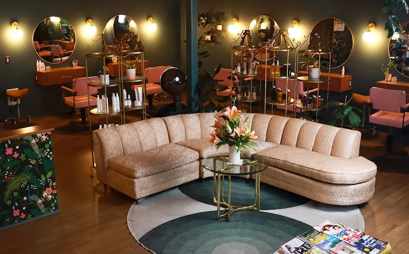 Dreamboat Salon