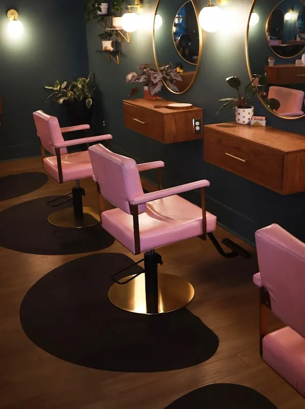 Dreamboat Salon