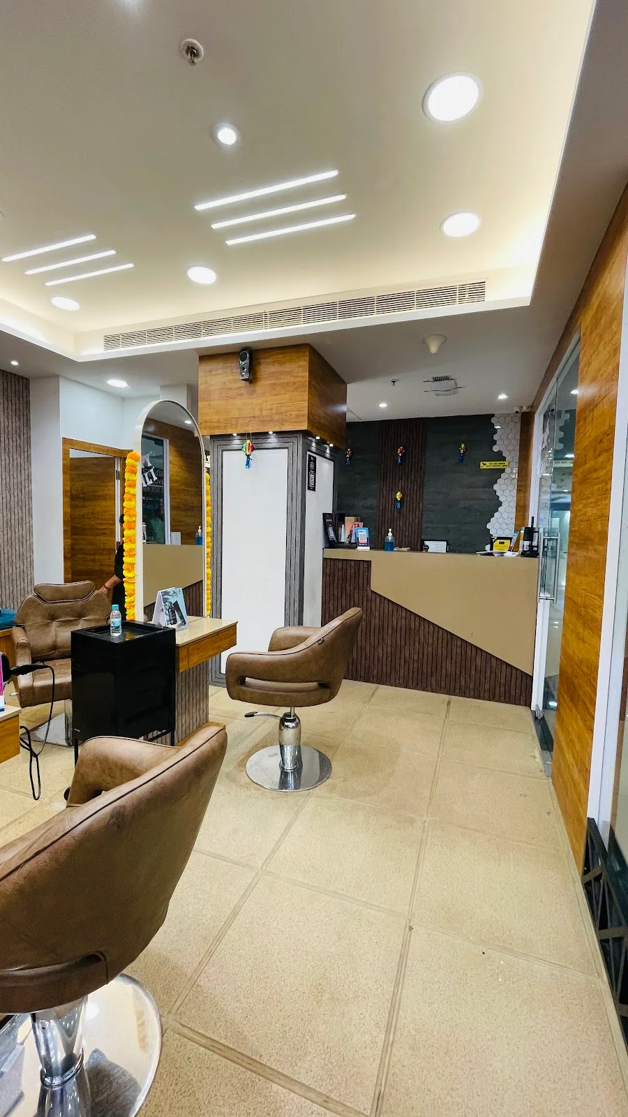 Kapils Salon - Bhayander - Maxus Mall