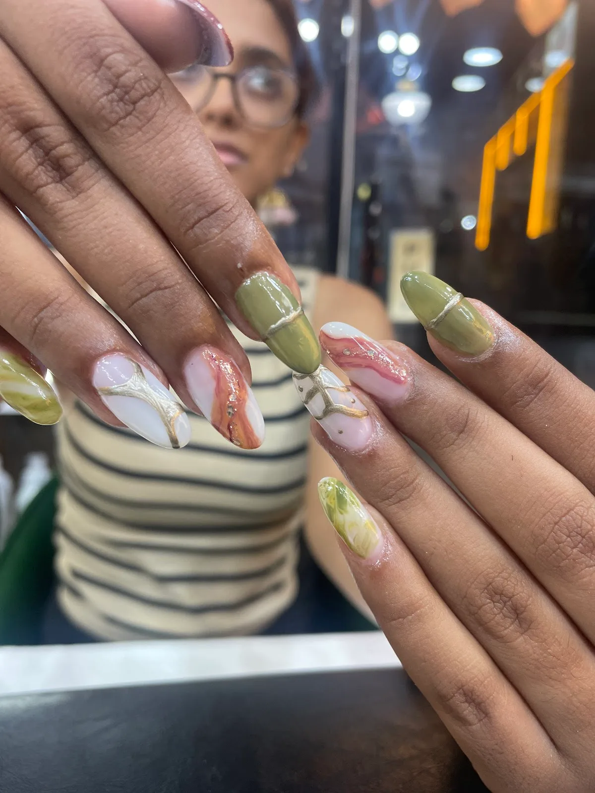De Bella & Beau Hair, Skin & Nail Salon