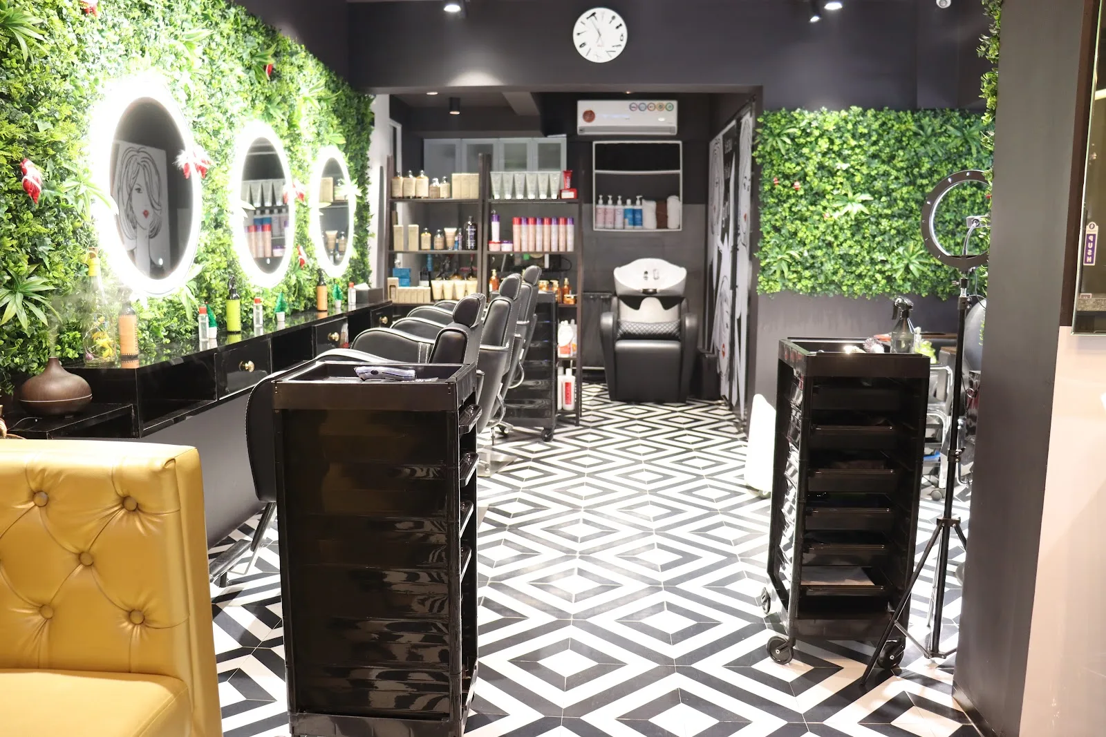 De Bella & Beau Hair, Skin & Nail Salon