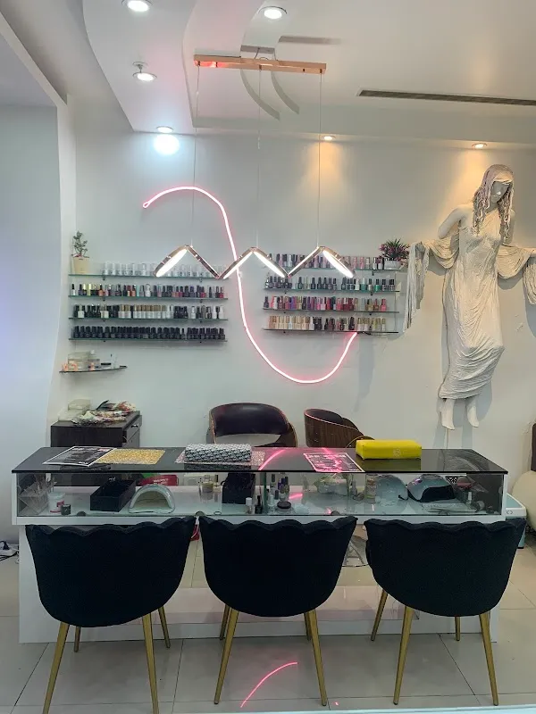 MAK luxury salon