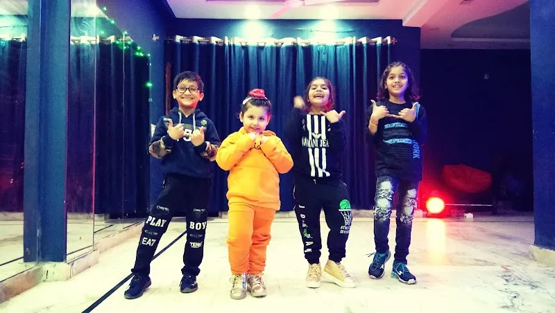 DANCE ART STUDIO