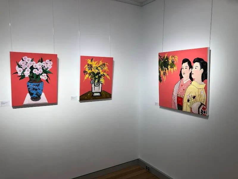 INTO-ARTS Studio + Gallery