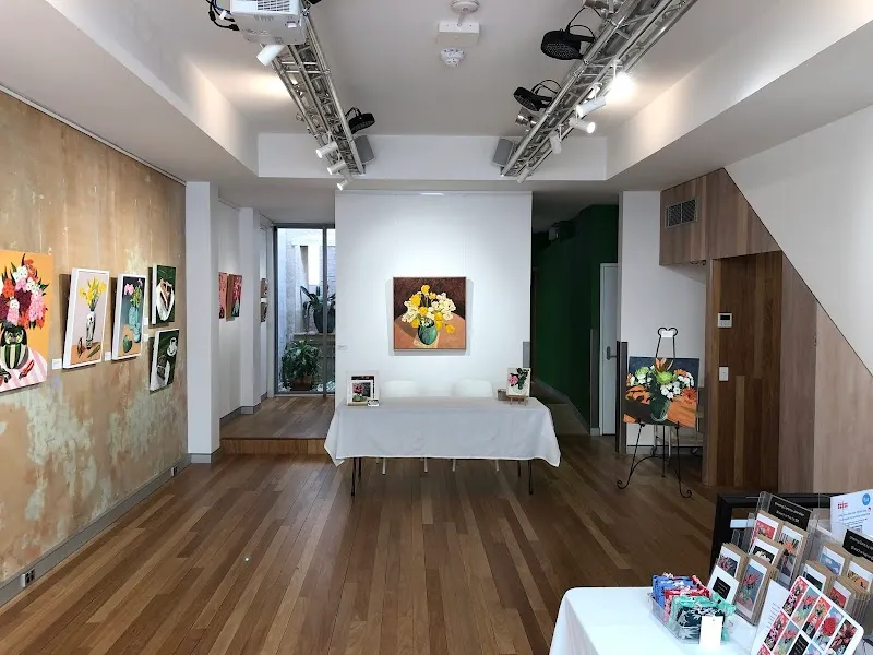 INTO-ARTS Studio + Gallery