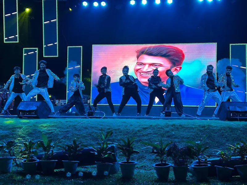 Black Steps Dance Floor and Fitness