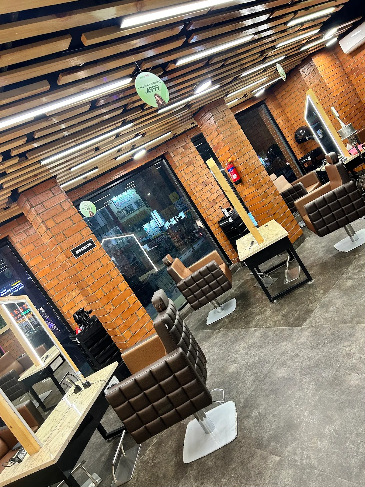 Green Trends Unisex Hair & Style Salon