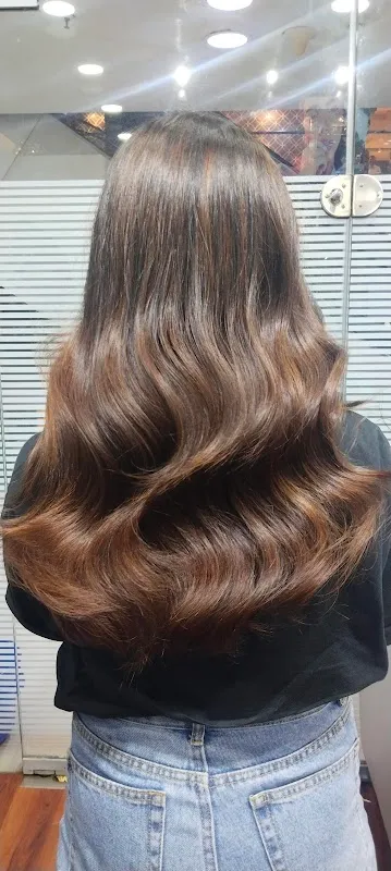 IDENTITI HAIRS STUDIO & CELEBRITY HAIR STYLIST