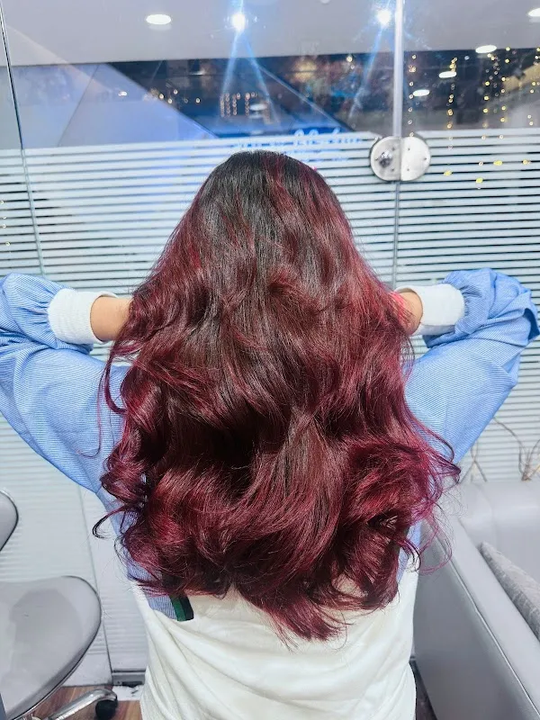 IDENTITI HAIRS STUDIO & CELEBRITY HAIR STYLIST