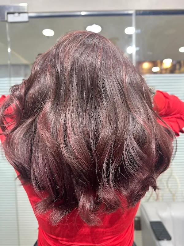 IDENTITI HAIRS STUDIO & CELEBRITY HAIR STYLIST