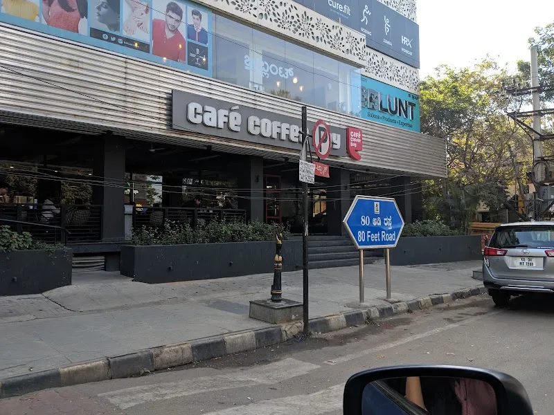 BBLUNT Salon - R.M.V. 2nd Stage, Bengaluru