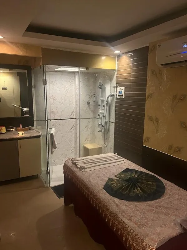 Royal The Luxury Spa