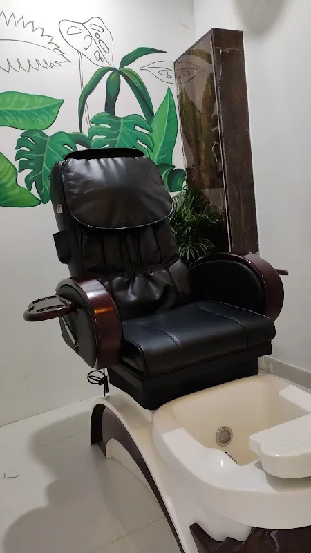 V & V Family Salon, Kakinada Haircut,spa