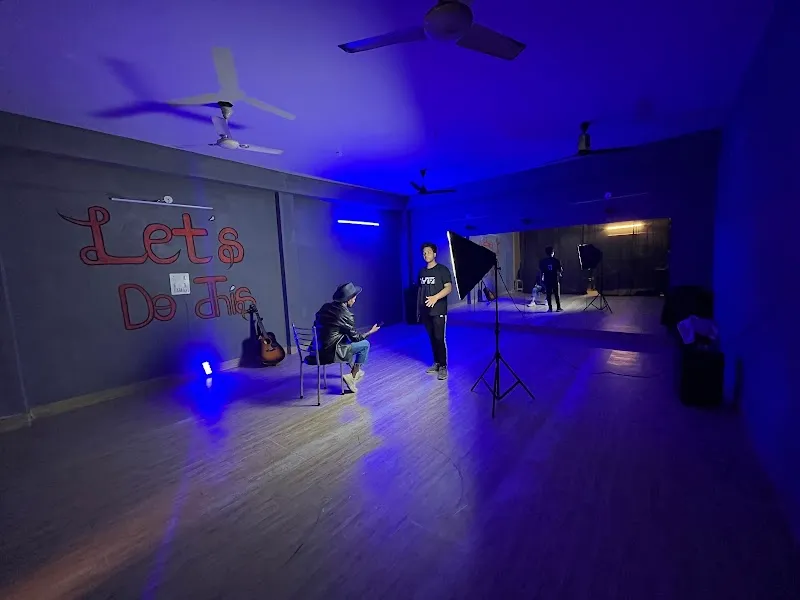 Leal dance studio