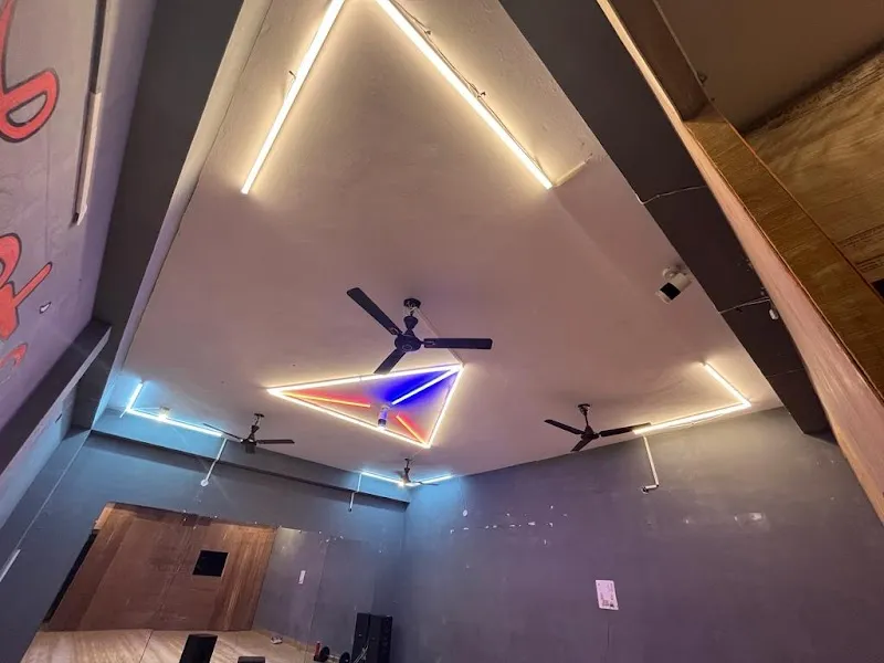 Leal dance studio