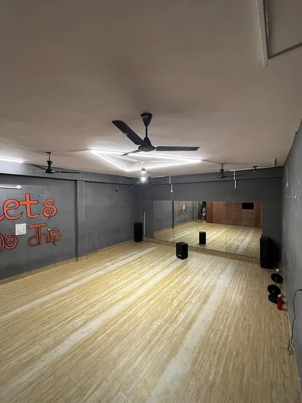 Leal dance studio