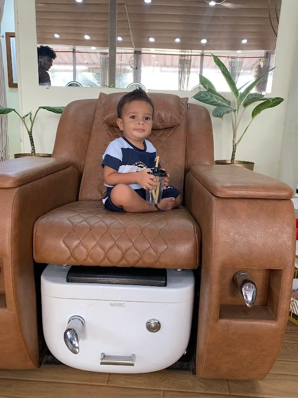 Jason's Beach Studio - Unisex Hair Cut and Color Salon
