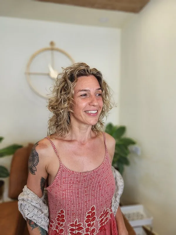 Jason's Beach Studio - Unisex Hair Cut and Color Salon