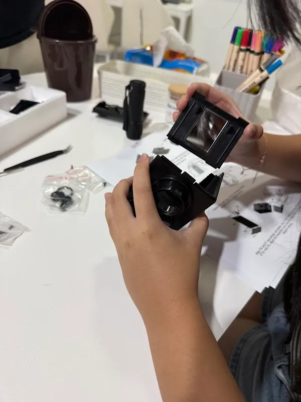 The Artsy Lens