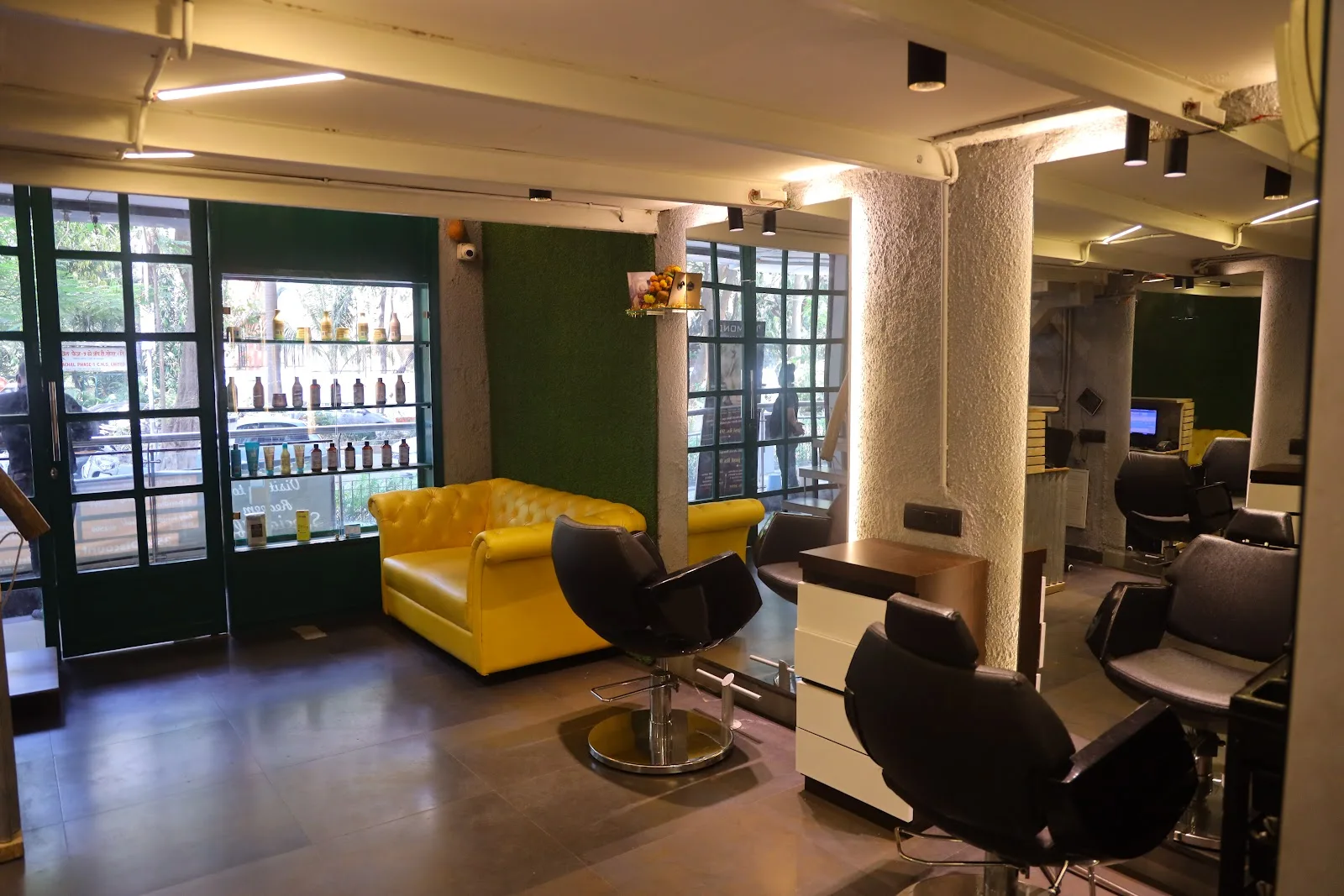 Diamond Salon & Academy