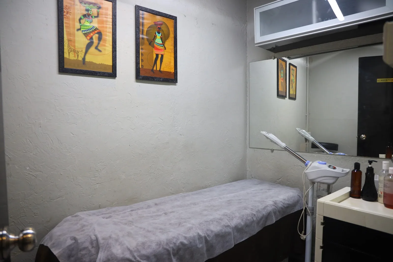 Diamond Salon & Academy