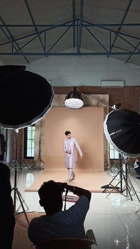 IMAGE STUDIO