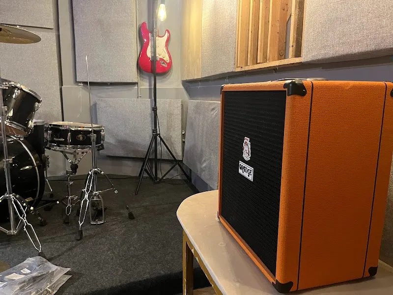 Alto Clef Studio, Karaoke venue,Jam Room, Music classes