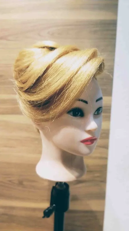 B. Express Hair&Beauty Unisex Salon