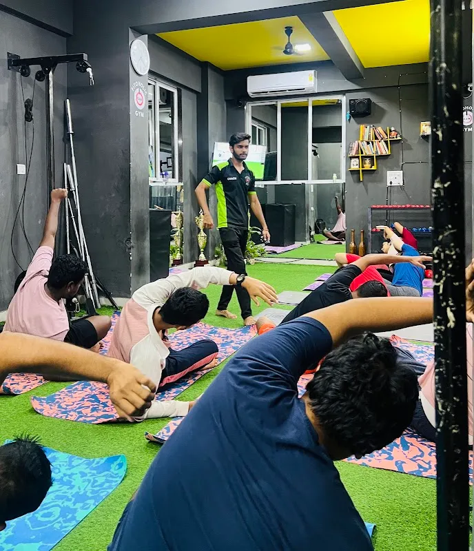 Fitoholic Raw Gym - Where Calisthenics meets Yoga