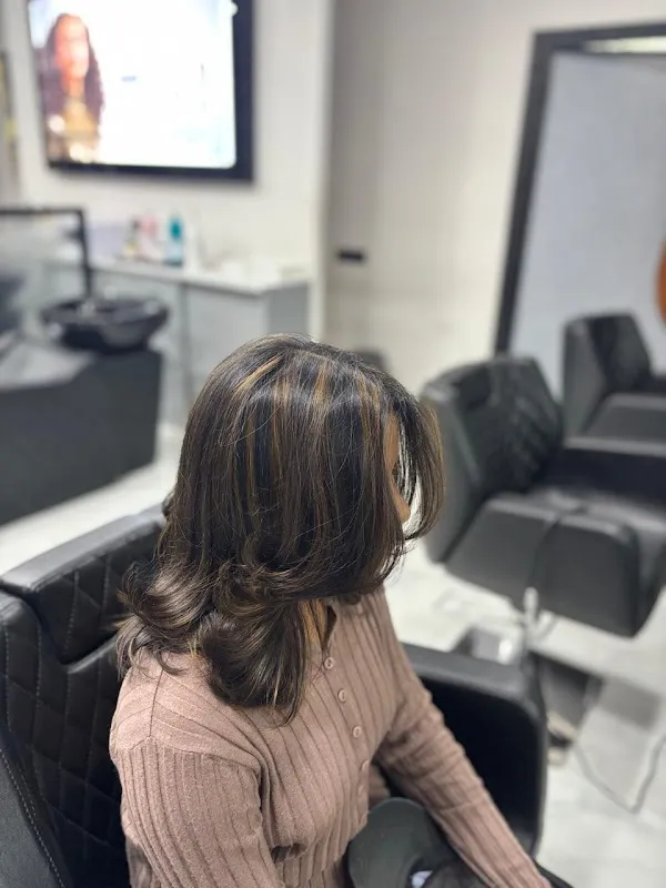 Express Unisex Saloon