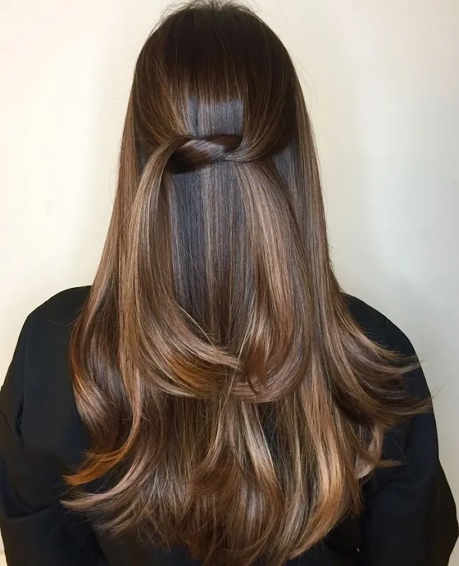 Nimoo's Family Salon And Makeup Studio